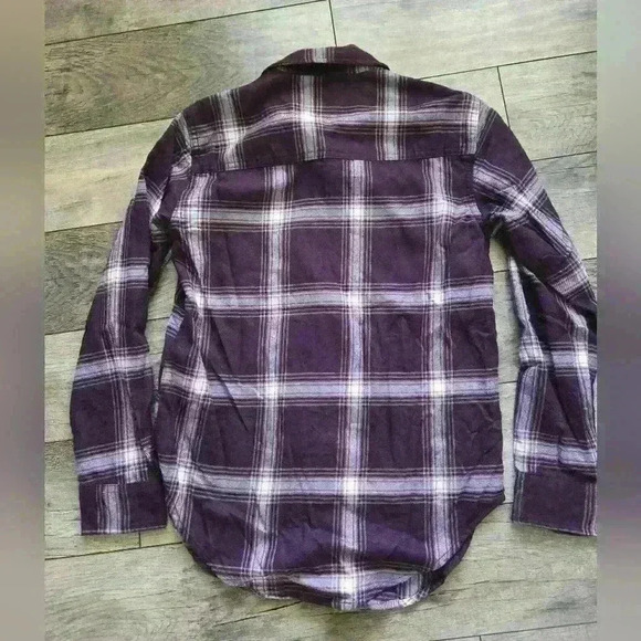 Abercrombie & Fitch  Womens Plaid XS Button Up Shirt - Picture 3 of 6